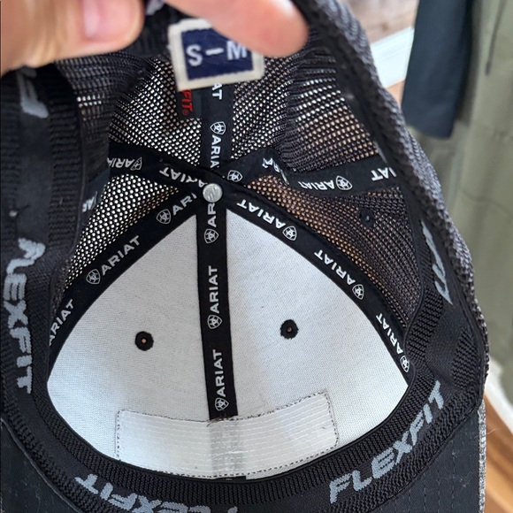 Ariat Heathered Gray and Black Logo Cap - Picture 2 of 3